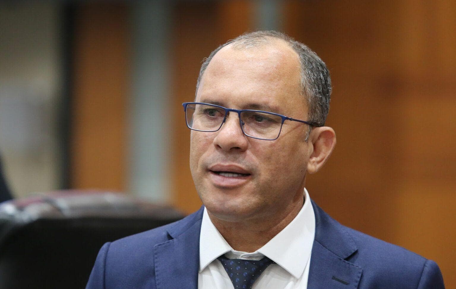 Tardin é condenado por propaganda com uso de emenda parlamentar de R$ 3,5 milhões; PGJ investigará ilegalidade